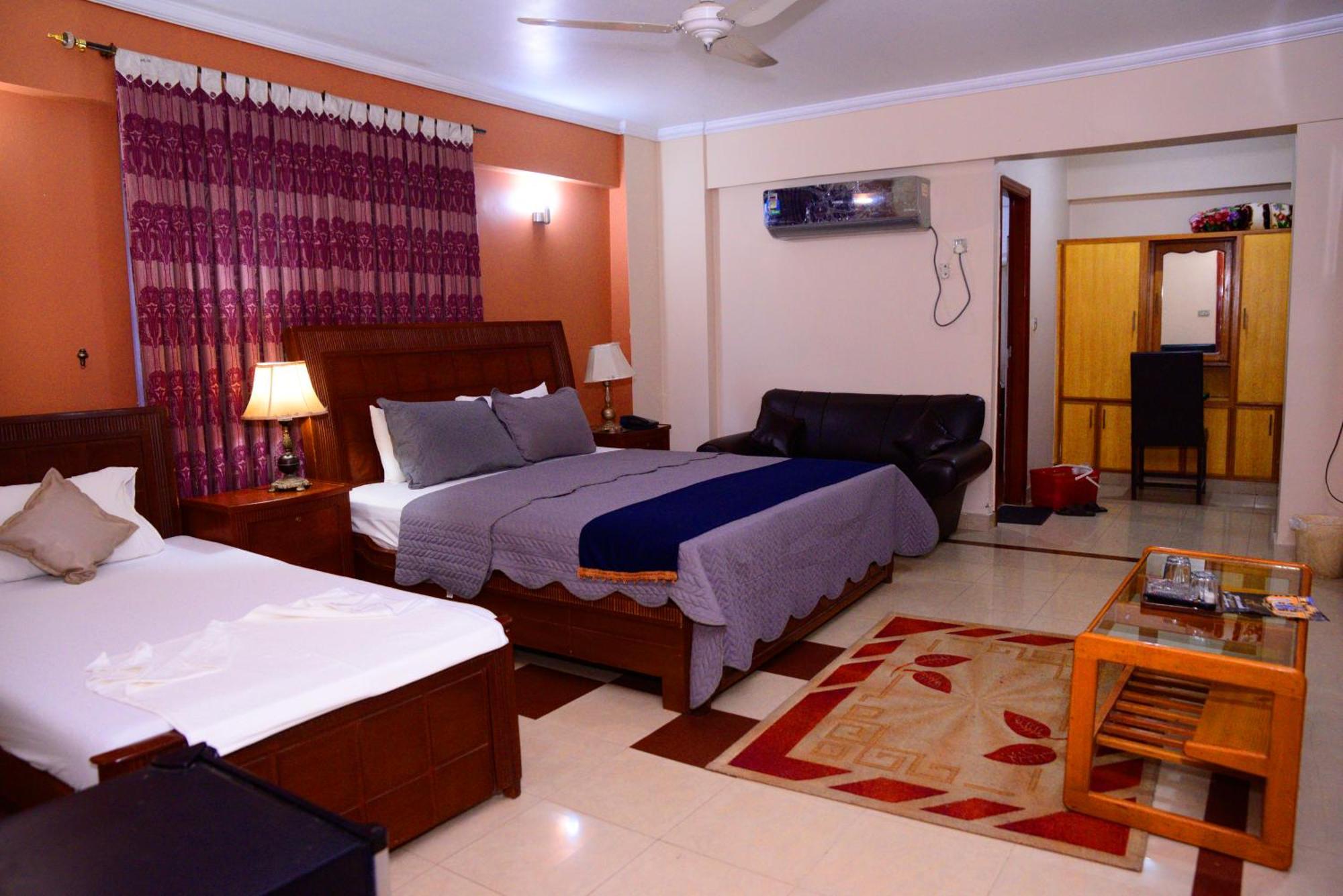Mir Continental Hotel & Restaurant Музаффарабад Экстерьер фото