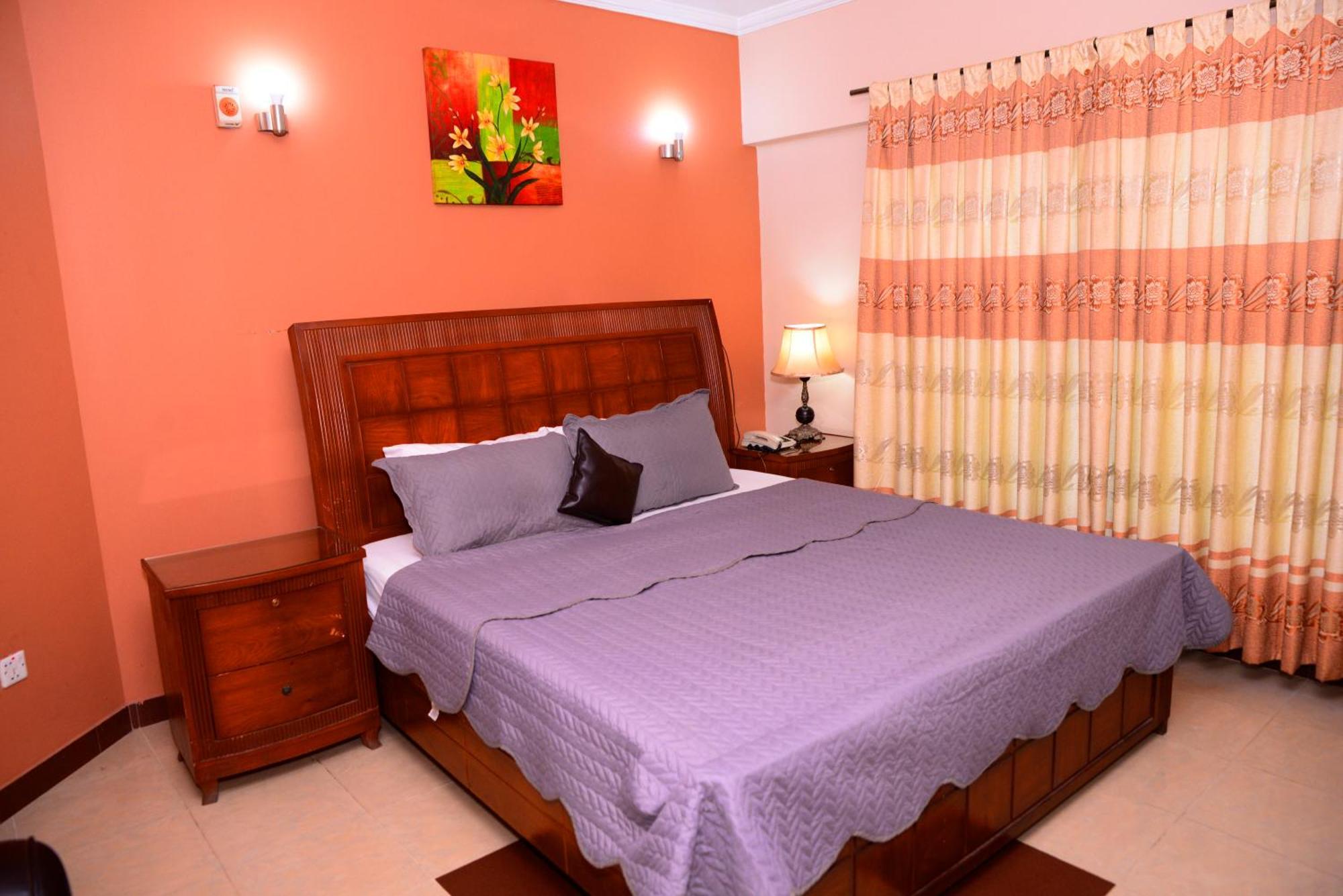 Mir Continental Hotel & Restaurant Музаффарабад Экстерьер фото